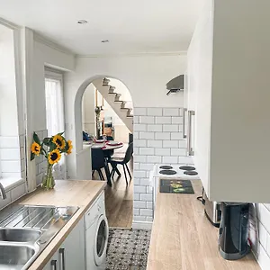 https://york-racecourse-retreat-free-parking.yorkshirehotels.net